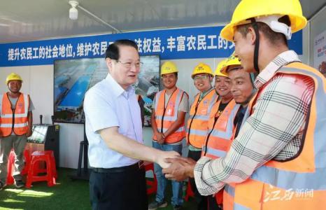 �¾������ڸ����µġ������Ͷ��ߡ� ������������̽��ο�ʸ���һ�߹�����Ա