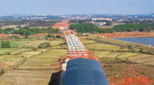 �½�չ�������ƳǸ������������贫��������