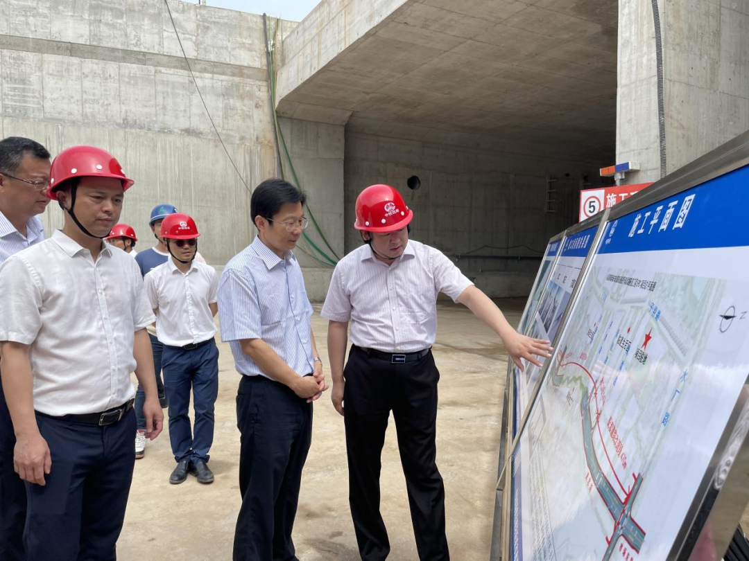 ���г�����������·��·����ʩ���ֳ��Ӳ��쵼