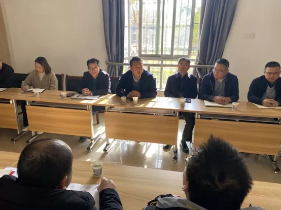 �������ƳǸ��ٹ�·��������Ŀ������ͷ���ٿ�