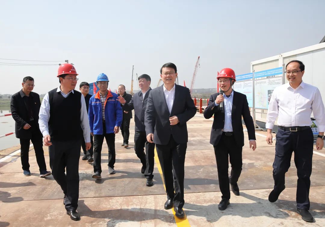市长万广明观察西二环高速项目施工进展