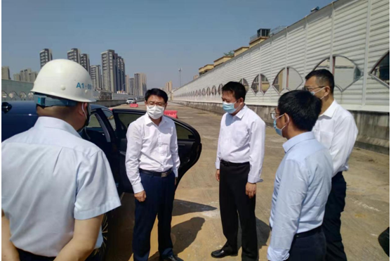 副市长江新洪观察南表环高速项目进展